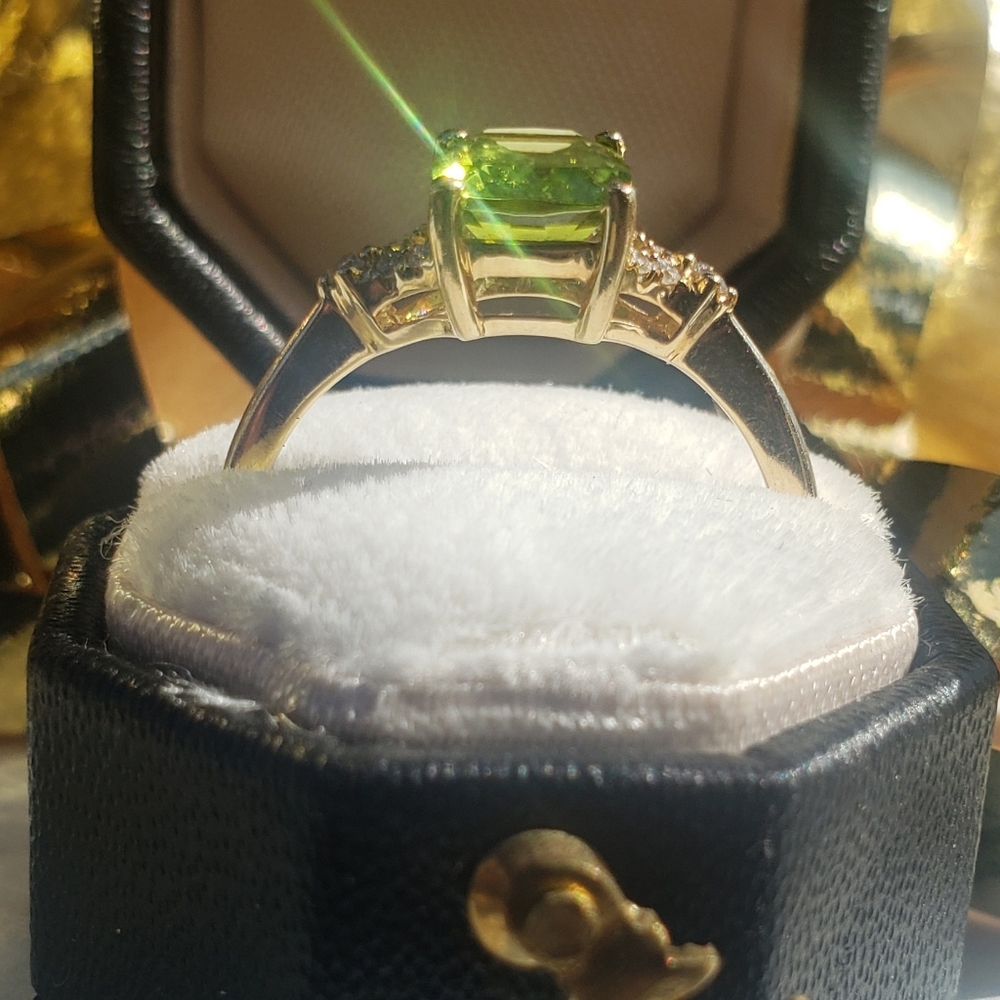 10k Peridot and Diamond Ring